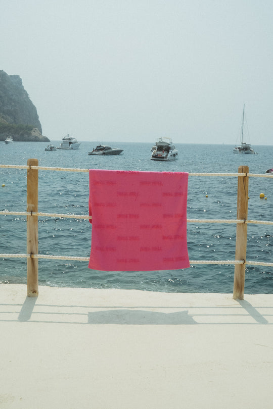 100% COTTON LOGO TOWEL