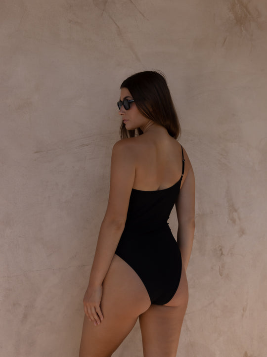 Thalia One-Piece